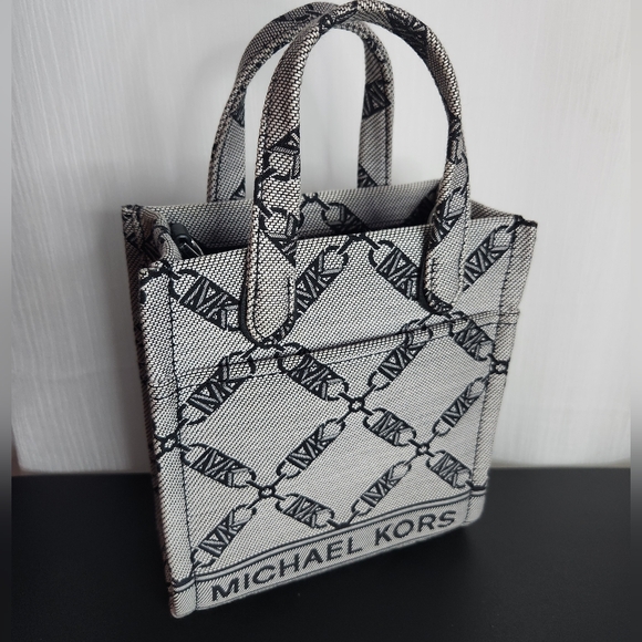 MICHAEL KORS Extra Small Gigi Crossbody NWOT - Picture 7 of 7